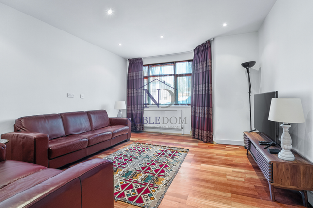 50 Rosemary Avenue, HOUNSLOW photo 3