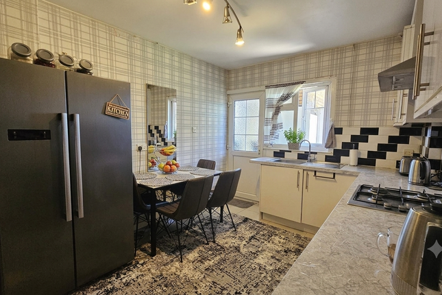 331B Drake Court, Alexandra Avenue, Harrow photo 3