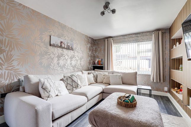 7 Thorneywood Mount, Nottingham photo 3