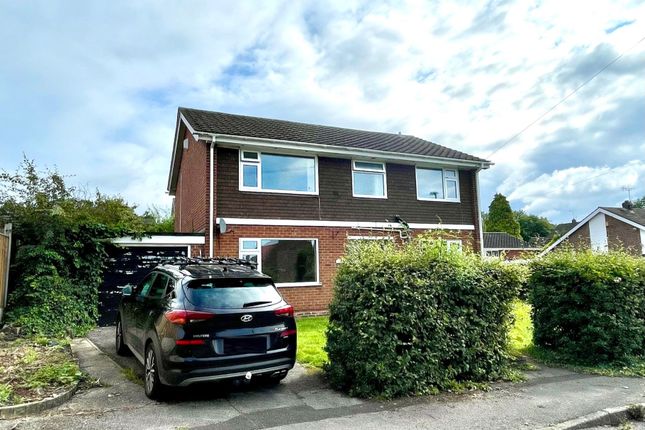 Thumbnail Detached house for sale in Lawrence Avenue, Eastwood, Nottingham