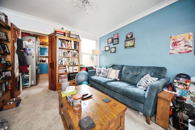 28, Letchworth Road, Luton photo 4