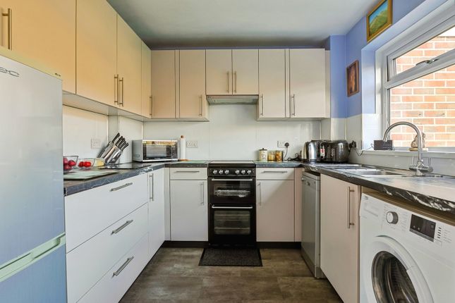 182, Freshwater Drive, Dorset photo 2
