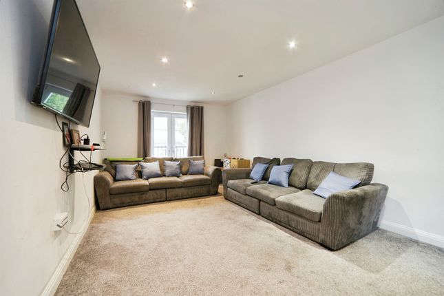 Flat 3, Iveson Villas, Iveson Road, Leeds photo 4