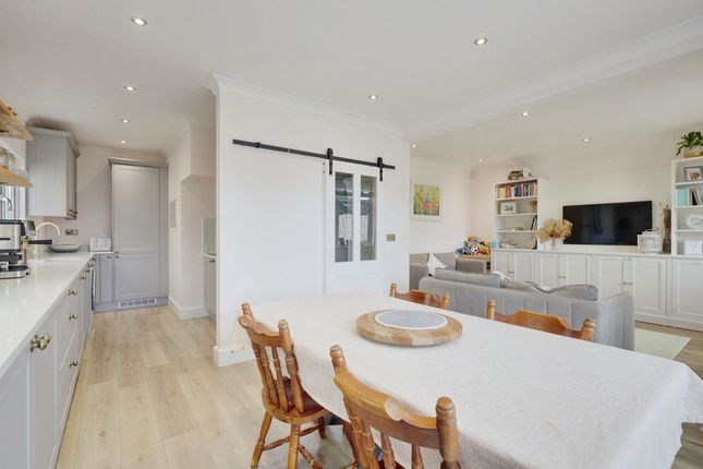 8, Branch Road, Benfleet photo 4