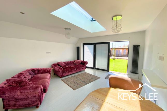 63, Mount Pleasant Road, Romford photo 2