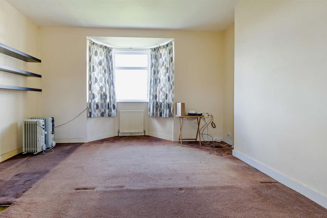 64, Barrie Crescent, Sheffield photo 2