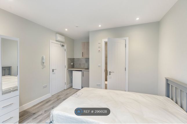 Chatsworth Road, Cheam, Sutton photo 4