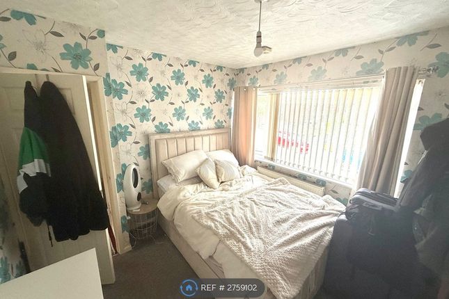 Tor Avenue, Wyke, Bradford photo 5