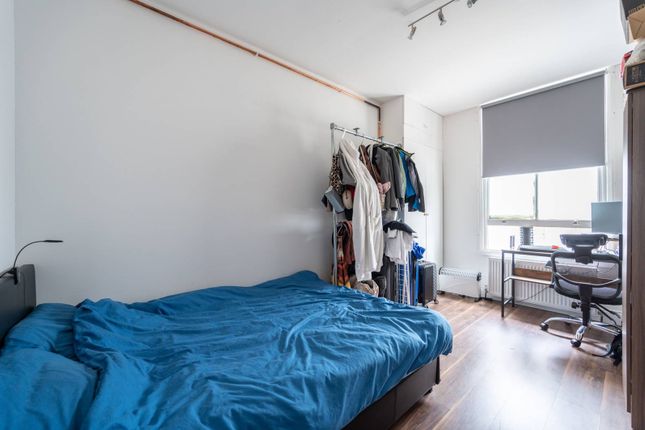 Flat for sale in Dawes Road, Fulham, London
