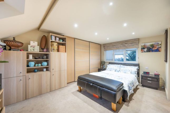 Whitton Avenue West, Greenford photo 4