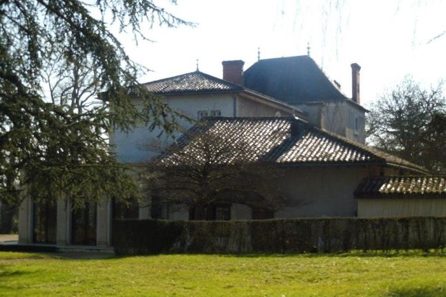 Ch&acirc;teau for sale in Bourg-En-Bresse, Bresse / Dombes, Burgundy To Beaujolais