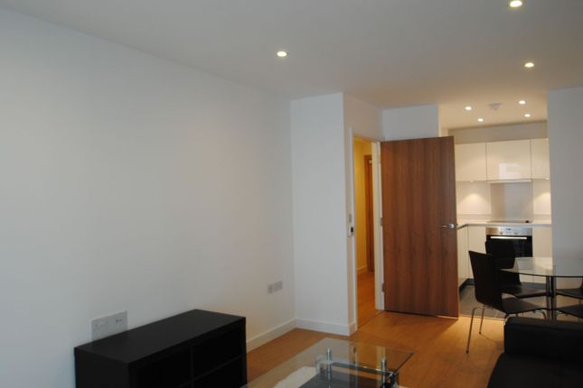 Flat 33, Waterhouse Apartments, Croydon photo 2