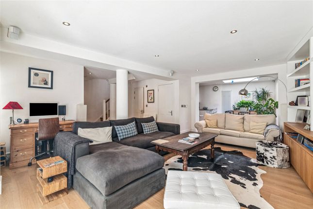House 9, 22-24,, Bromells Road, London photo 3