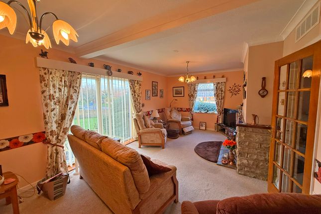 1, Dale Close, Scarborough photo 3