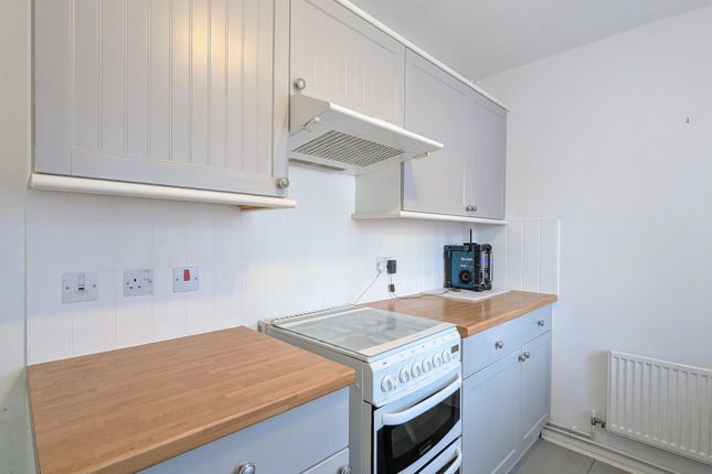 103 Ambridge Grove, Milton Keynes photo 2