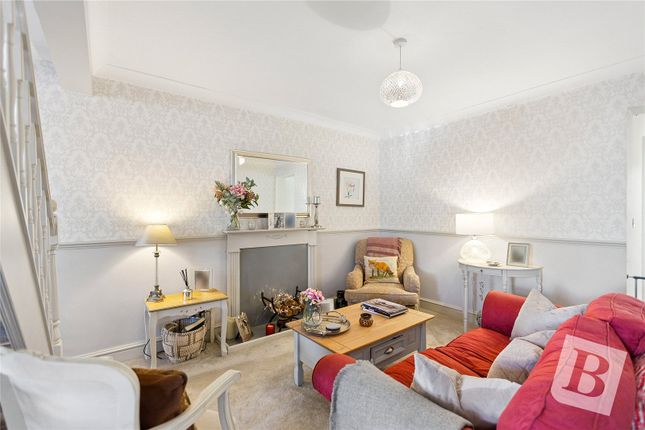 13,, Catherine Road, Romford photo 4
