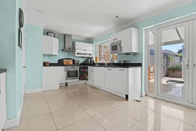 30 Scotter Road, Eastleigh photo 2