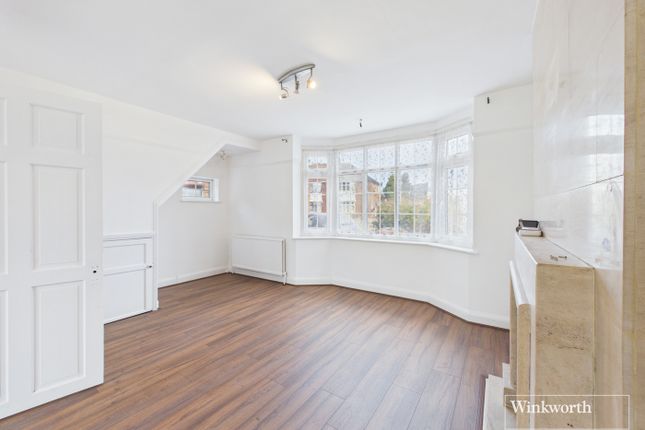 22, Buckingham Gardens, Edgware photo 2