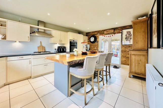 2, Elphage Road, Hampshire photo 2