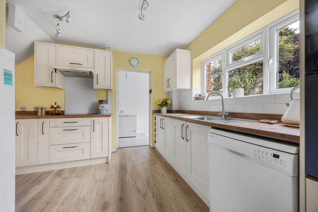 16, Shepherds Mount, Newbury photo 4