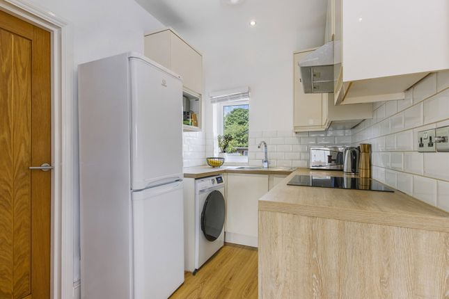80b, Brighton Road, Coulsdon photo 4