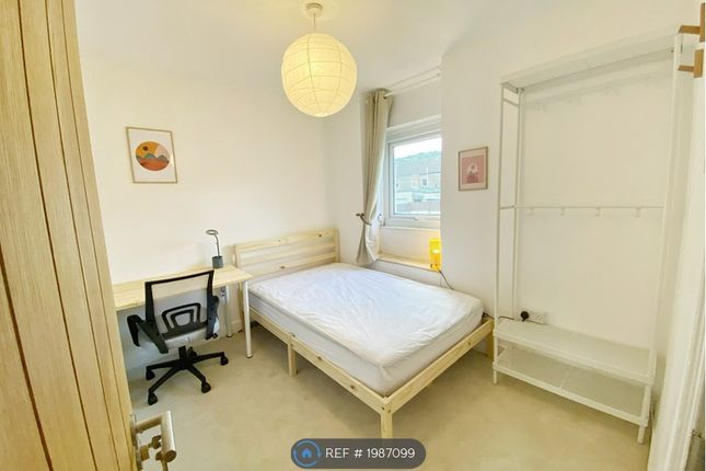 Room to rent in New Park Terrace, Pontypridd