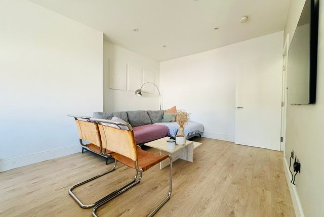 Leighton Road, West Ealing photo 3