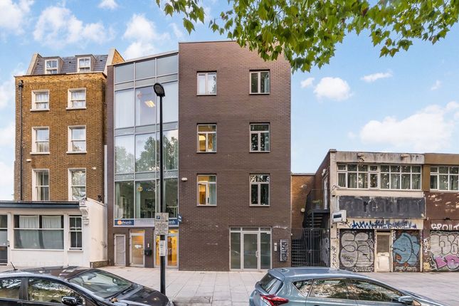 2-bed flat on Flat 7, Oasis Court, 37, Mile End Road, London, £2,900/mo