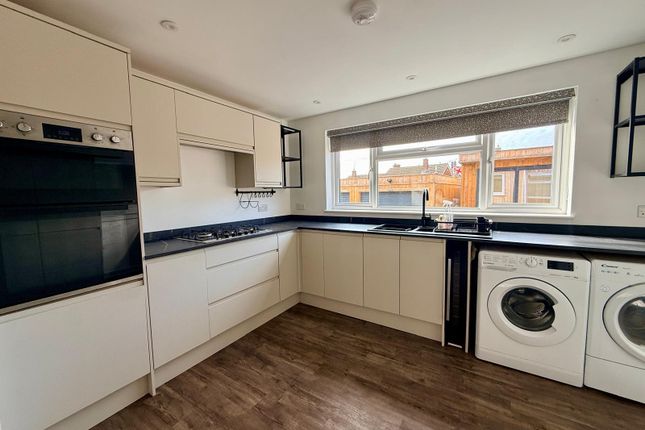 14, Heathfield photo 2