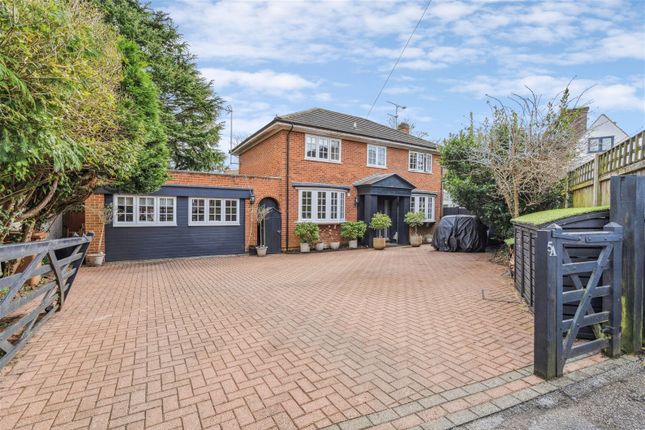 Thumbnail Detached house for sale in Mount Pleasant, Hitchin, Hertfordshire