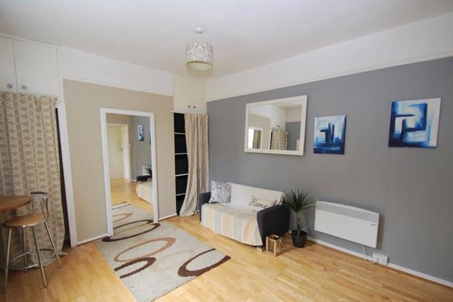 Flat 4, 15, Lower Oldfield Park, Bath photo 3