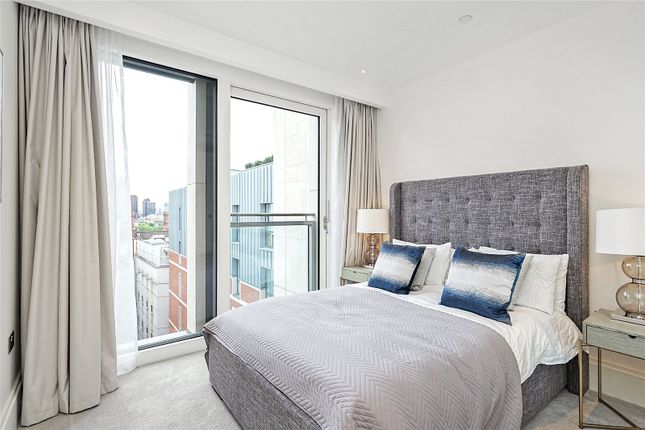 Flat for sale in Strand, Temple, London