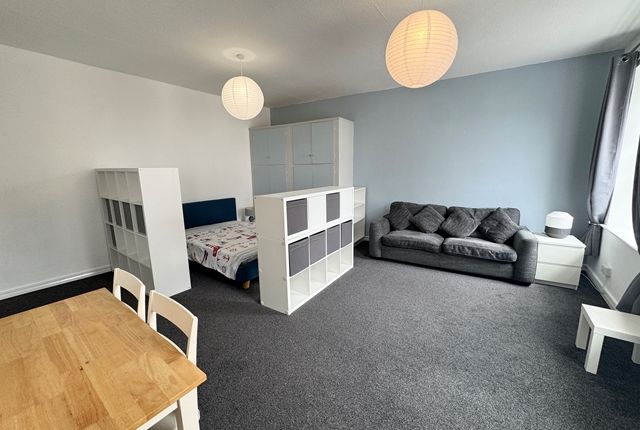 Flat 7, 59, High Street Topsham Devon, Topsham photo 3