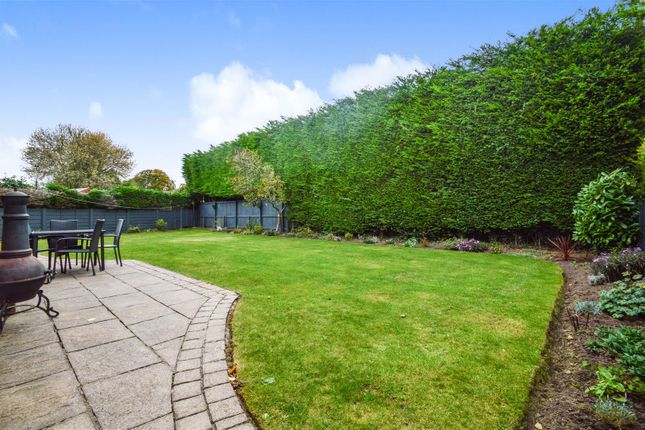 27, Murray Crescent, Cottingham photo 4
