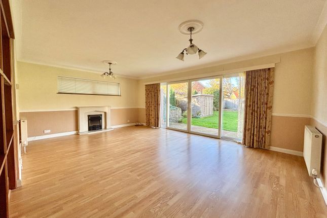 2, Sycamore Close, Bexhill-on-Sea photo 2