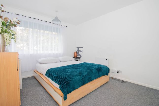 17 Hotoft Road, Leicester photo 3