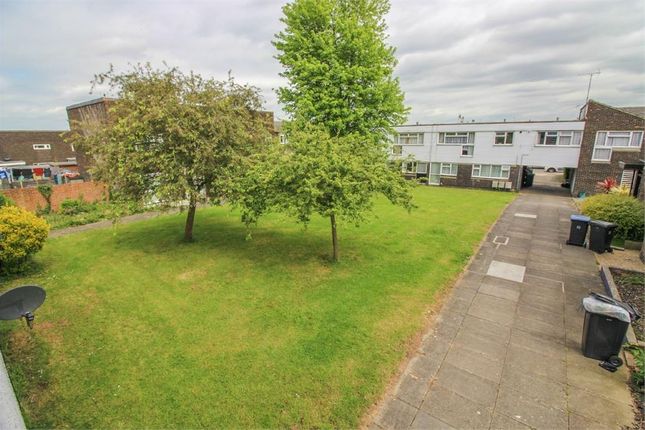 33, Shawbridge, Harlow photo 4