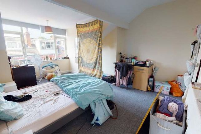 Welton Grove Hyde Park, Leeds photo 3