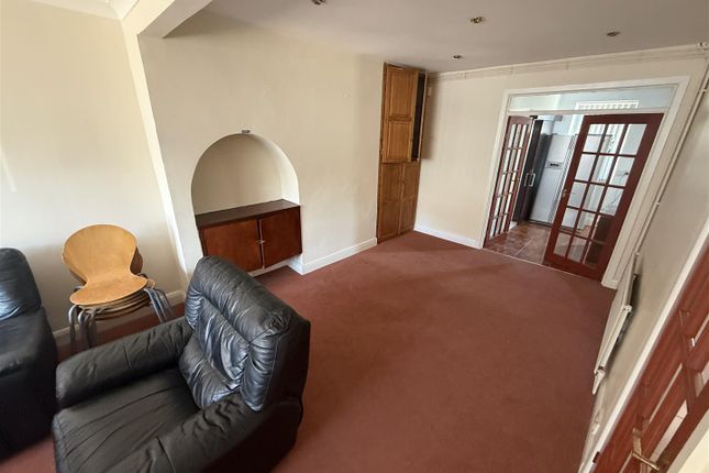 7, Glentworth Place, Slough photo 2