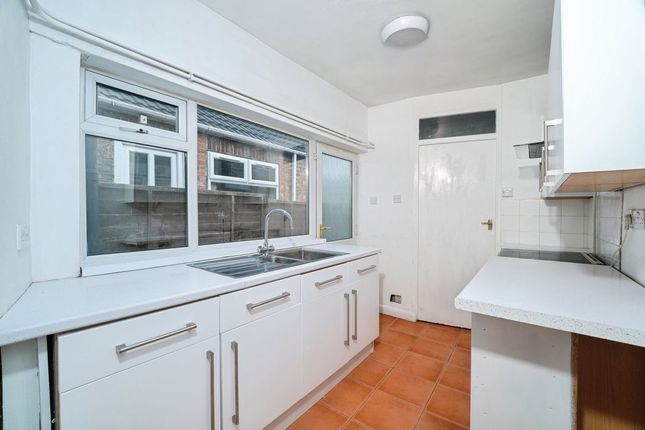 21, Bark Street, Cleethorpes photo 4