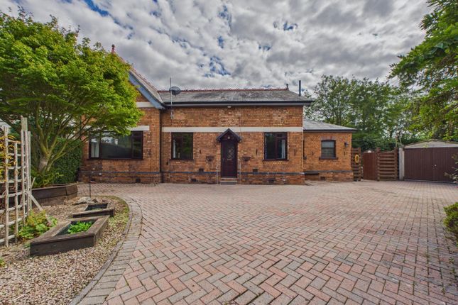 3-bed semi-detached on 7, Redwing Close, Malvern, £430,000