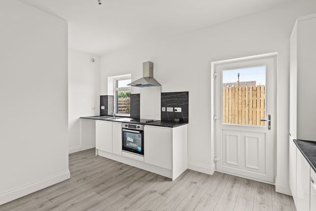 33, Tryst Road, Stenhousemuir photo 3