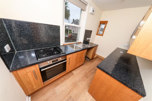 5, Cameron Park, Thornton photo 5
