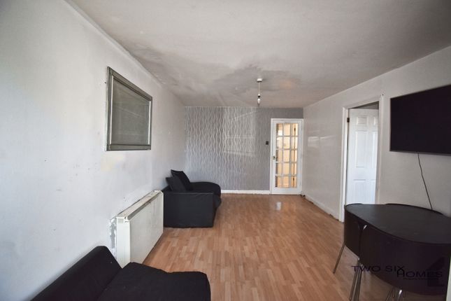 Flat for sale in Colgate Place, Enfield