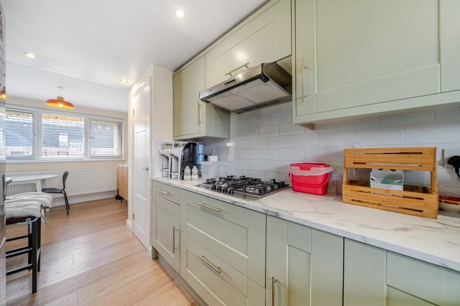 44, Gibson Road, London photo 4