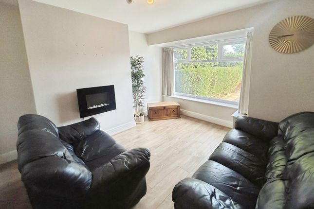 Newshaw Lane, Glossop photo 4