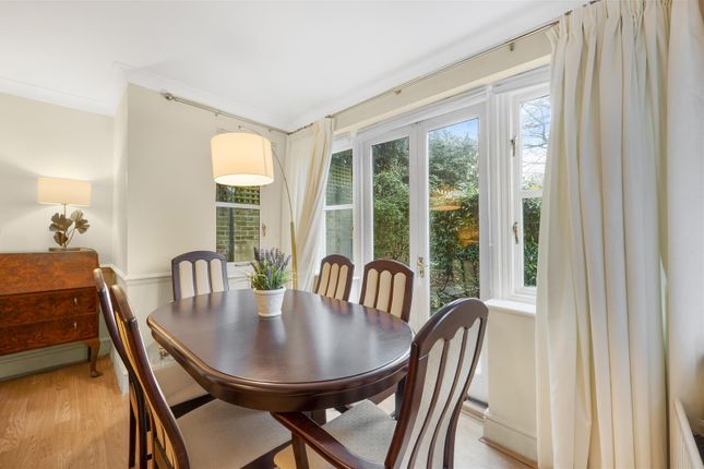 Flat 1, Windsor Court, Platts Lane, London photo 4