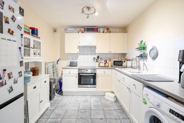 Flat 2, 23 Temple Road, Epsom photo 3
