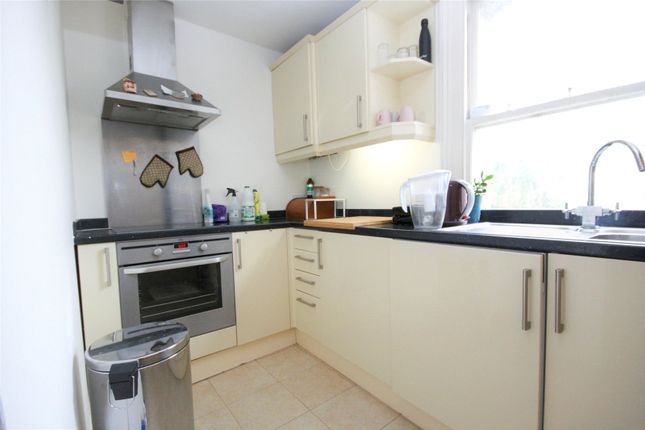 Flat 1, 74, Walm Lane, London photo 4