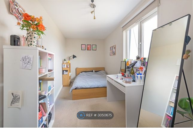Flat, Stockwell Road, London photo 4